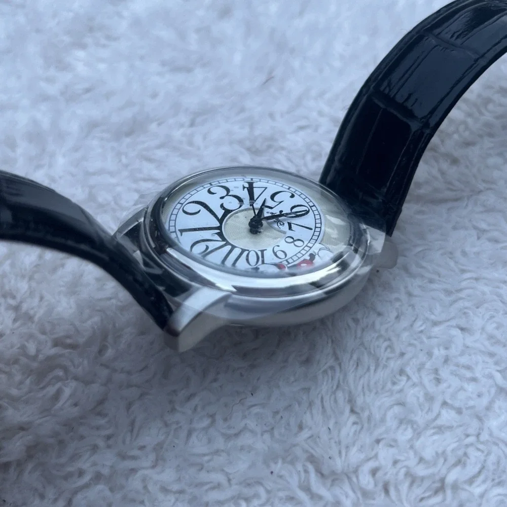 RARE Limited Edition Disney Mickey Mouse 2006 Shareholders Watch with Wood Case